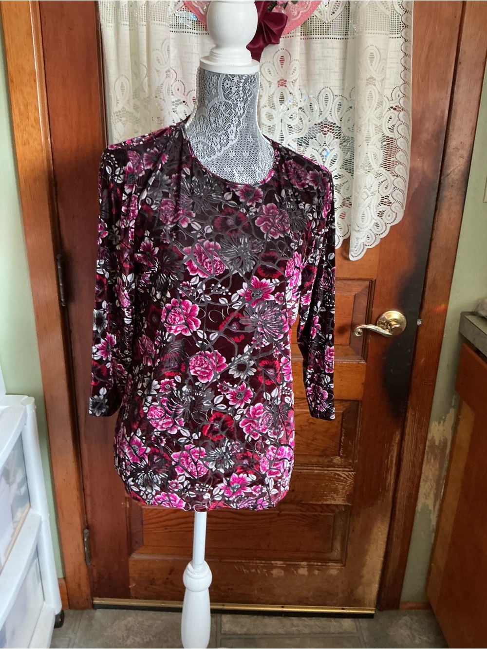 Rebecca Malone Pink Floral Velvet Long-Sleeve Top on Burgundy
